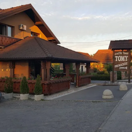 Read more about the article Prenoćište Tomy ***
