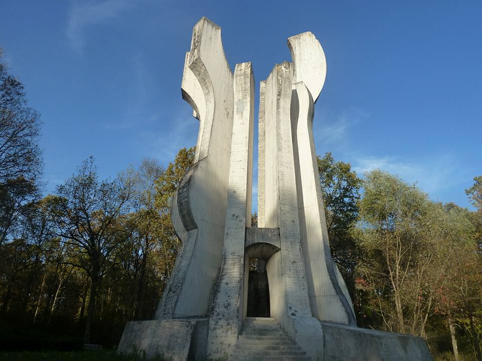 spomenik Brezovica by GGS
